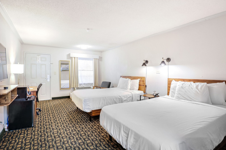 Bedroom 2, The Guest Lodge Gainesville, Hall
