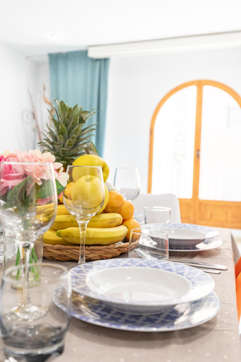 Food & Drinks 5, Aparthotel Mediterraneo by NeoHotels-Centro 8 min by Metro, Valencia