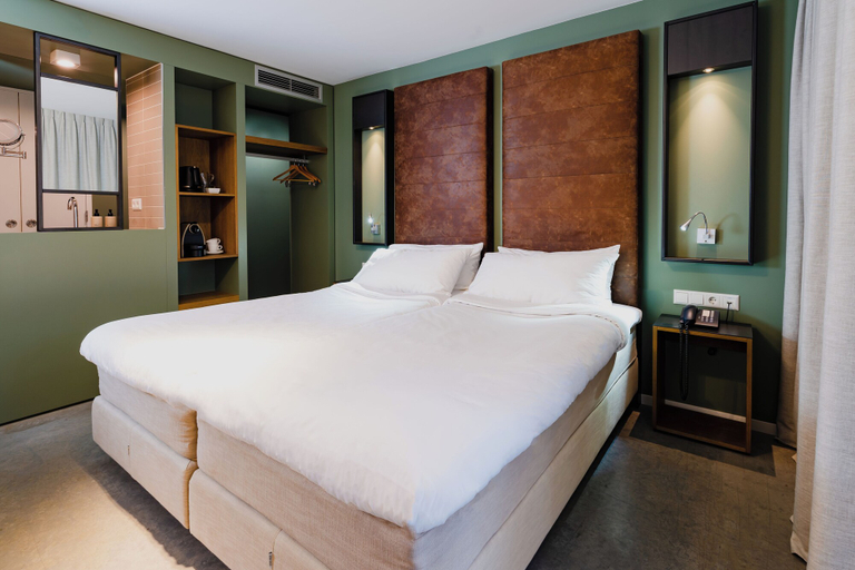 Bedroom 2, Hotel De Hallen, Amsterdam
