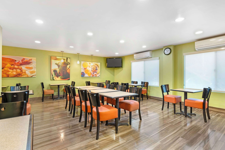 Food & Drinks 5, Best Western Plus Heritage Inn, Solano