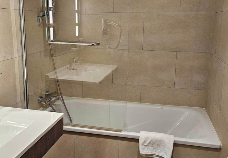 Bathroom 5, B&B HOTEL Saint-Pierre-en-Faucigny Bonneville, Haute-Savoie