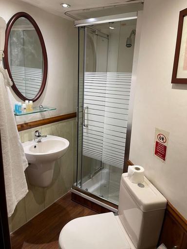 Bathroom 4, Mimi and Diamond Hotel, Qasr an-Nil