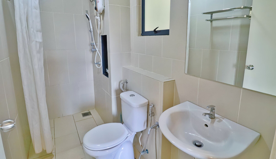 Bathroom 5, Swiss Garden Residences by Nature Home, Kuantan