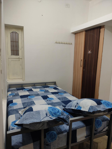 Others 3, Saptagiri house, Tiruvannamalai