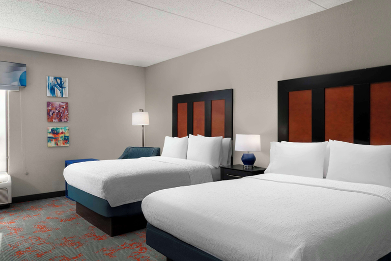 Bedroom 3, Hampton Inn Stafford/Quantico & Conference Center, Stafford