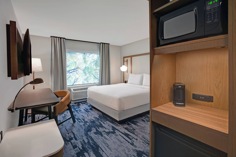 Bedroom 3, Fairfield Inn & Suites by Marriott Mansfield, Bristol