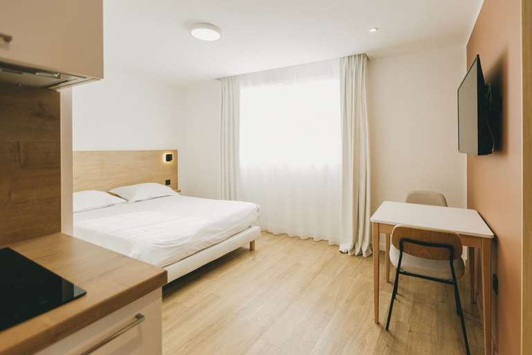 Bedroom 4, Miranove, Hérault
