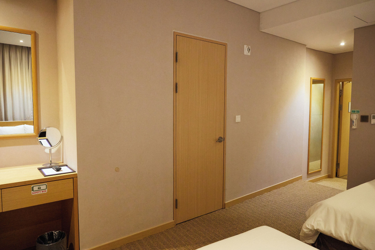 Bedroom 12