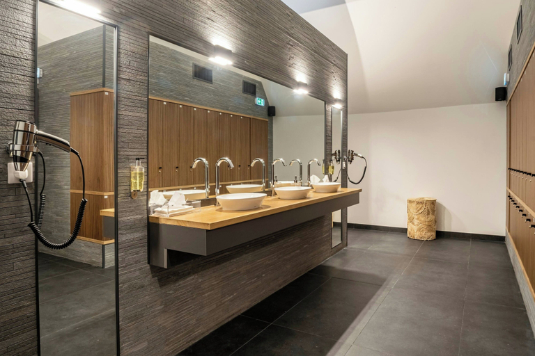Bathroom 5, Hotel de Bourgtheroulde, Autograph Collection, Seine-Maritime
