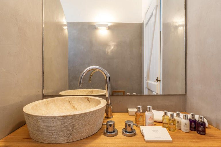 Others 5, Ow Andros Suite 2,Private Whirlpool, South Aegean