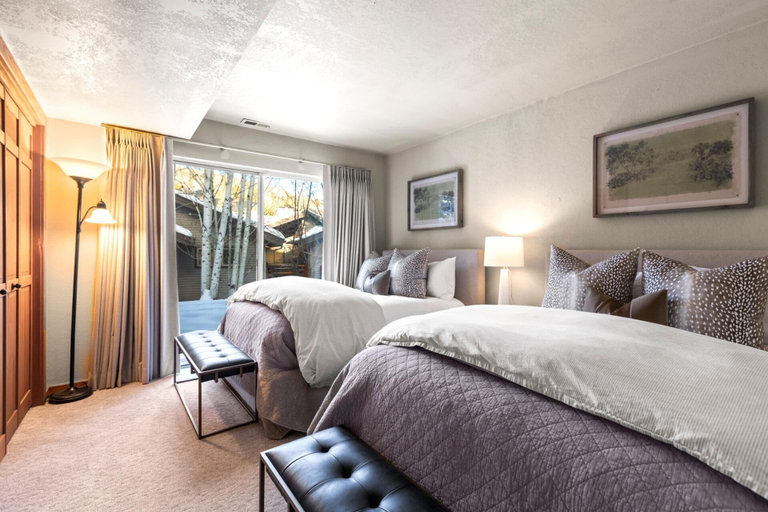 Bedroom 25