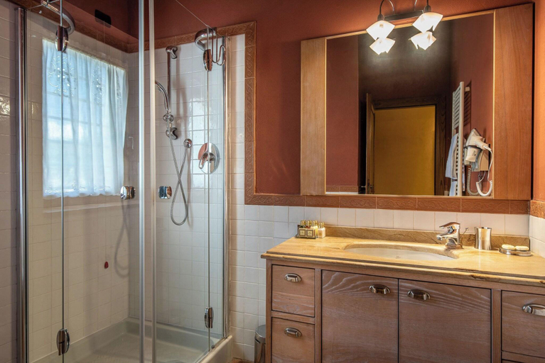 Bathroom 5, Borgo Lanciano Resort & Spa, Macerata