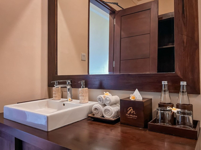 Bathroom 11
