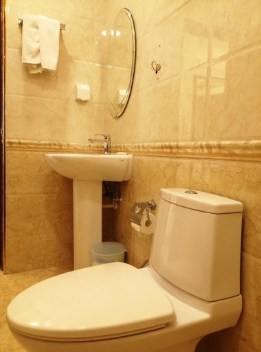 Bathroom 4, The Grand View, Malé
