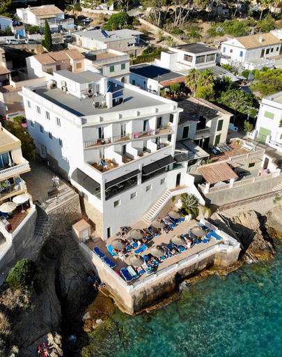 Others 2, Hostal Dragonera, Baleares
