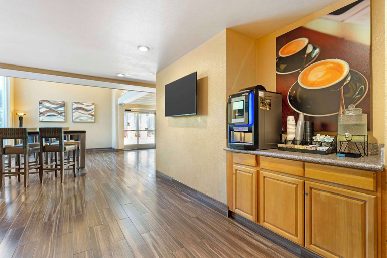 Food & Drinks 5, Best Western Plus Heritage Inn, Solano