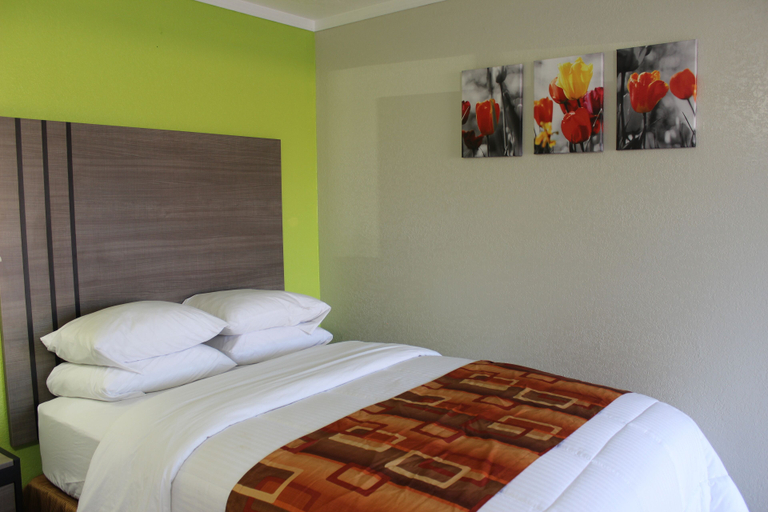Bedroom 2, Copa Motel, Kingman
