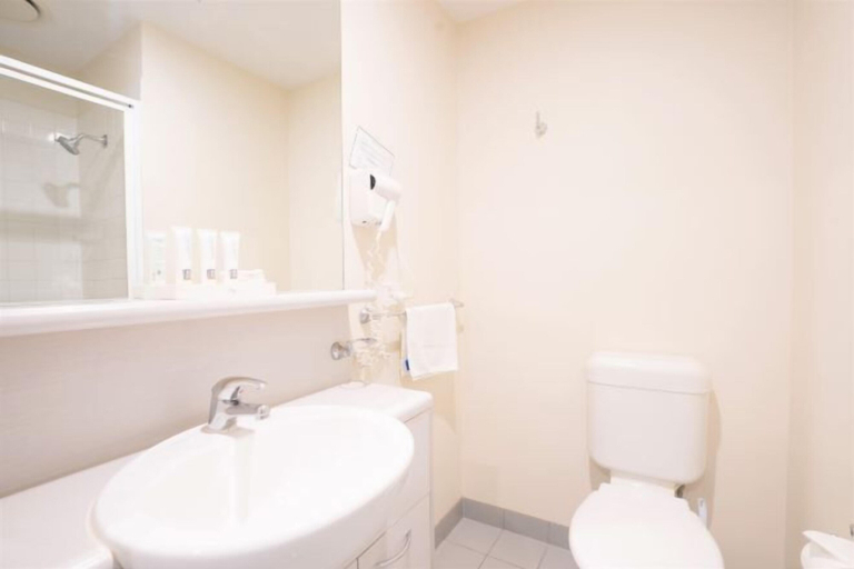 Bathroom 26