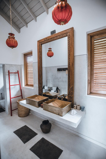 Bathroom 5, Villa SPACE, Habaraduwa