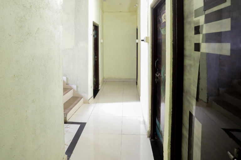 Others 5, Hotel O Celebrity, Chandrapur