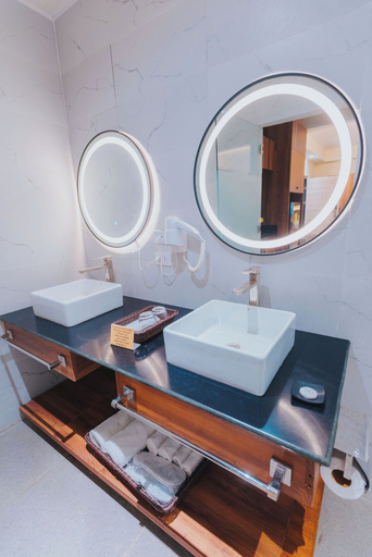 Bathroom 5, Surestay Studio By Best Western Clarkview, Angeles City, Angeles City