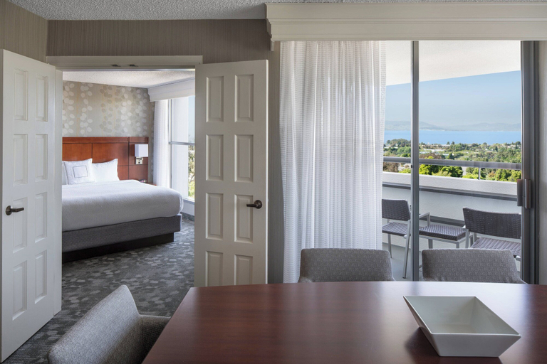 Bedroom 3, Courtyard by Marriott Richmond/Berkeley, Contra Costa