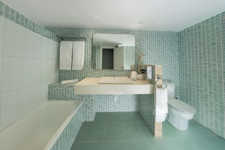 Bathroom 5, Hotel Calimera Fido Gardens, Baleares