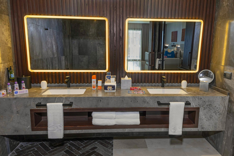 Bathroom 5, Grand Palladium Kantenah Resort & Spa All Inclusive, Cozumel