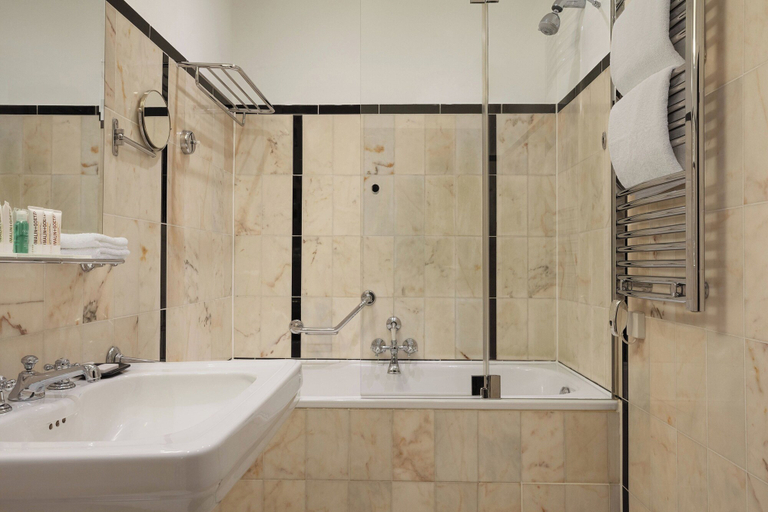 Bathroom 5, Le Méridien Grand Hotel Nürnberg, Nürnberg