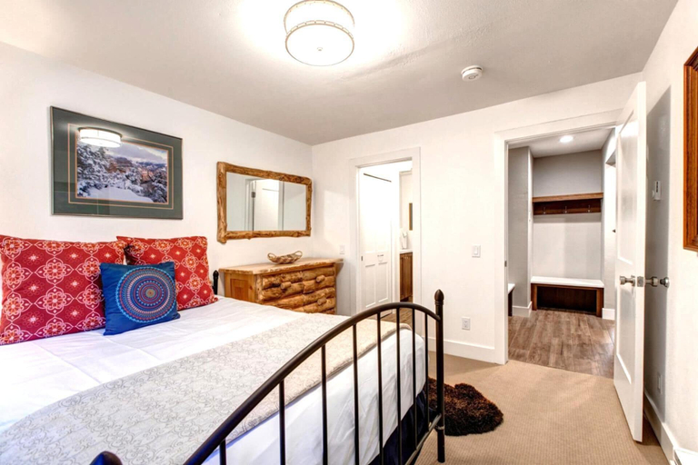 Bedroom 9