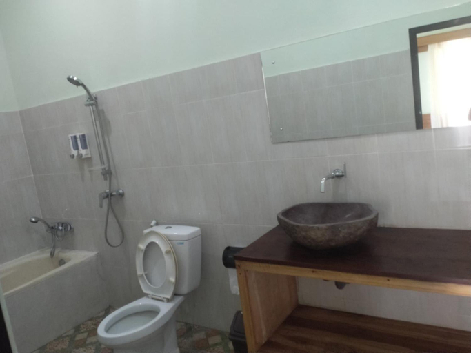 Bathroom, Coconut House, Badung