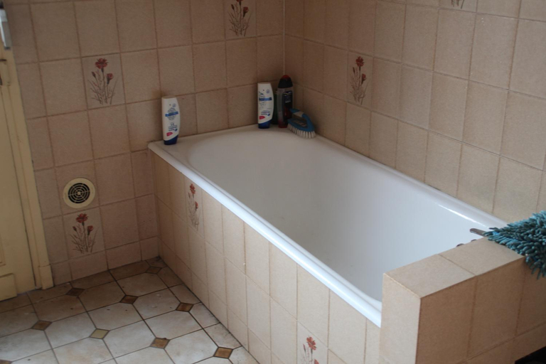 Bathroom, SALAMANDRES, Aisne