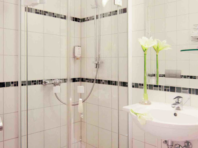 Bathroom 4, Boulevard Hotel Altstadt Schwerin, Schwerin