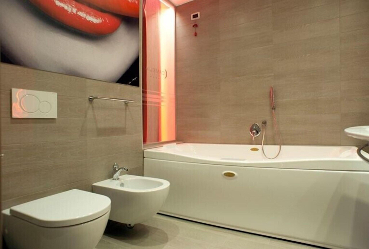 Bathroom 4, Hotel Camelia, Novara