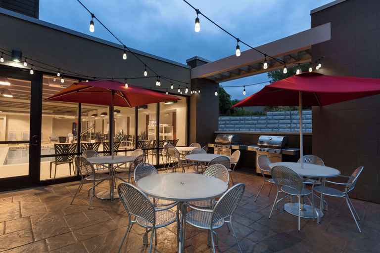 Food & Drinks 5, Home2 Suites by Hilton Rochester Henrietta, NY, Monroe