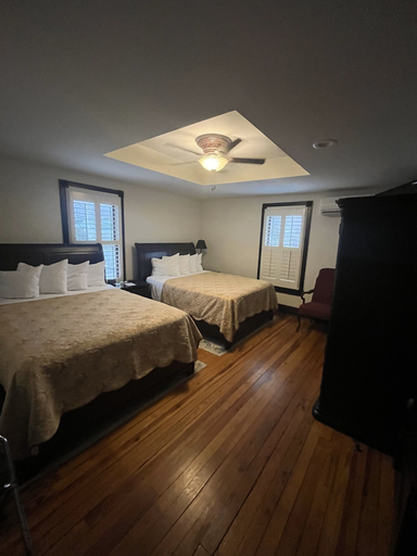 Bedroom 2, Damascus Old Mill Inn, Washington