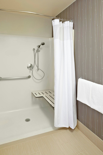 Bathroom 5, Courtyard by Marriott State College, Centre