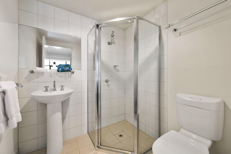 Bathroom 5, Quest Narre Warren, Casey - Berwick
