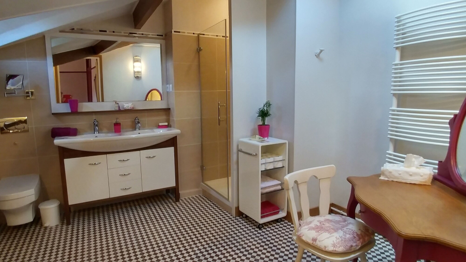 Bathroom 8