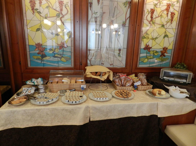 Food & Drinks 5, Hotel Italia, Pavia