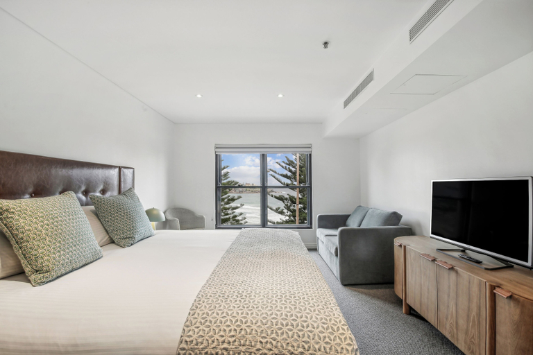 Bedroom 18
