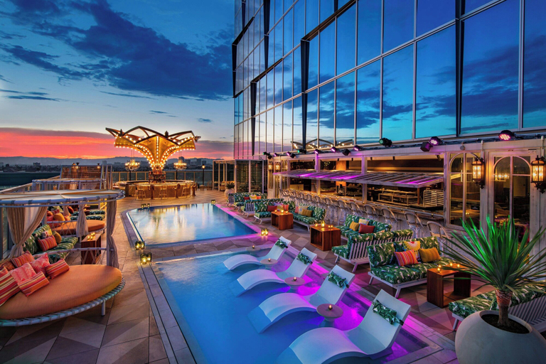 Sport & Beauty 3, AC Hotel Downtown Los Angeles, a Marriott Hotel, Los Angeles