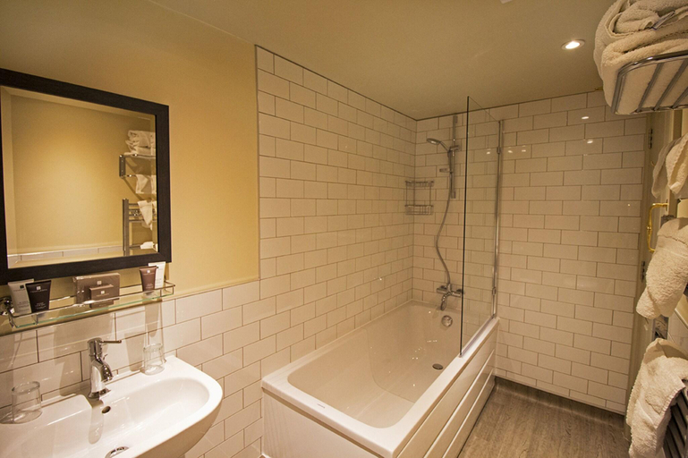 Bathroom, The Groes Inn, Conwy
