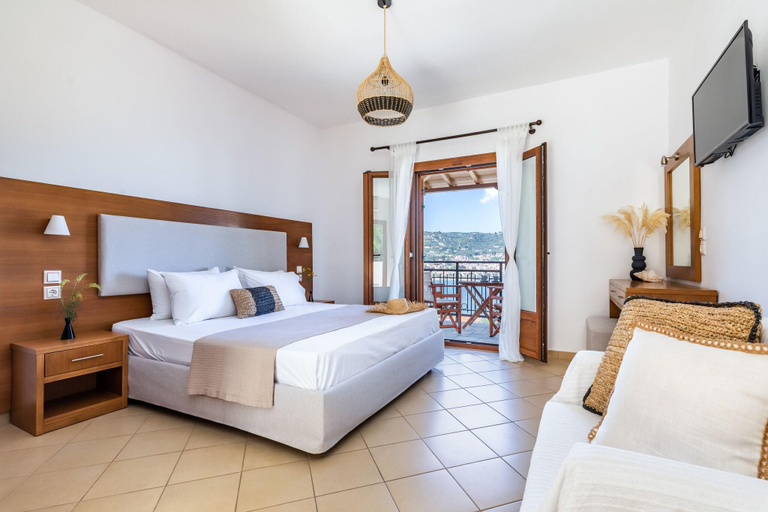 Bedroom 4, Evlalia Studios & Villas, Thessaly