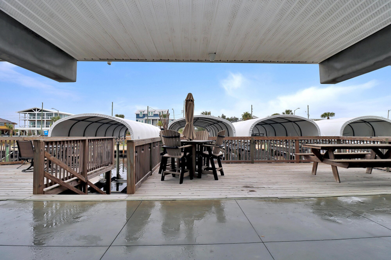 Others 5, Waterside Retreat, Bay
