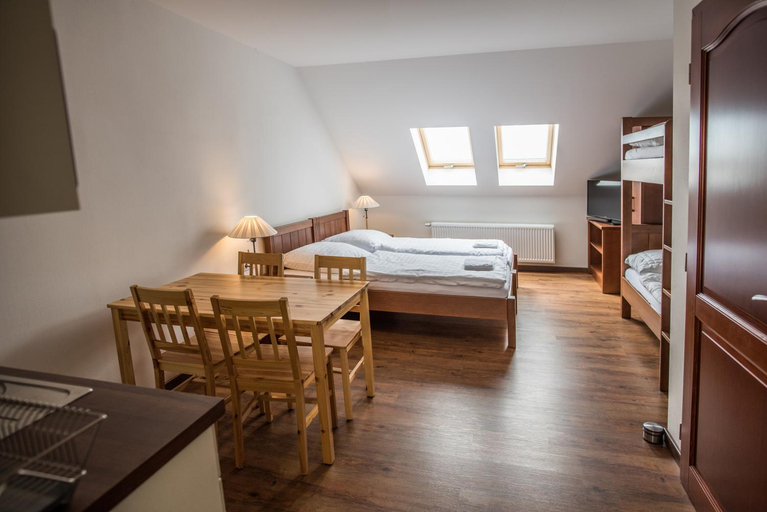 Others 2, Apartmany Chajdovka, Karlovy Vary
