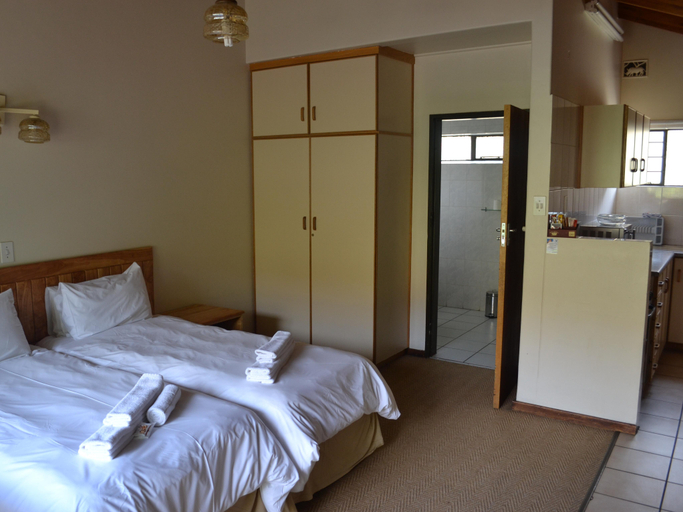 Bedroom 3, Golden Gate Hotel, Thabo Mofutsanyane