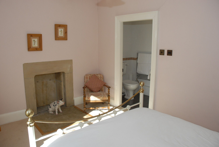 Bedroom 3, Rushop Hall, Derbyshire