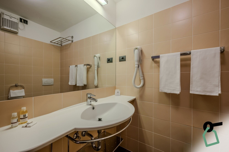 Bathroom 3, Hotiday Apartment Collection - San Martino, Trento