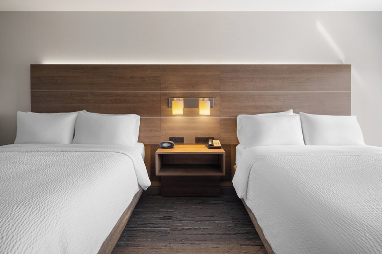 Bedroom 3, Holiday Inn Express Sheboygan-Kohler by IHG, Sheboygan